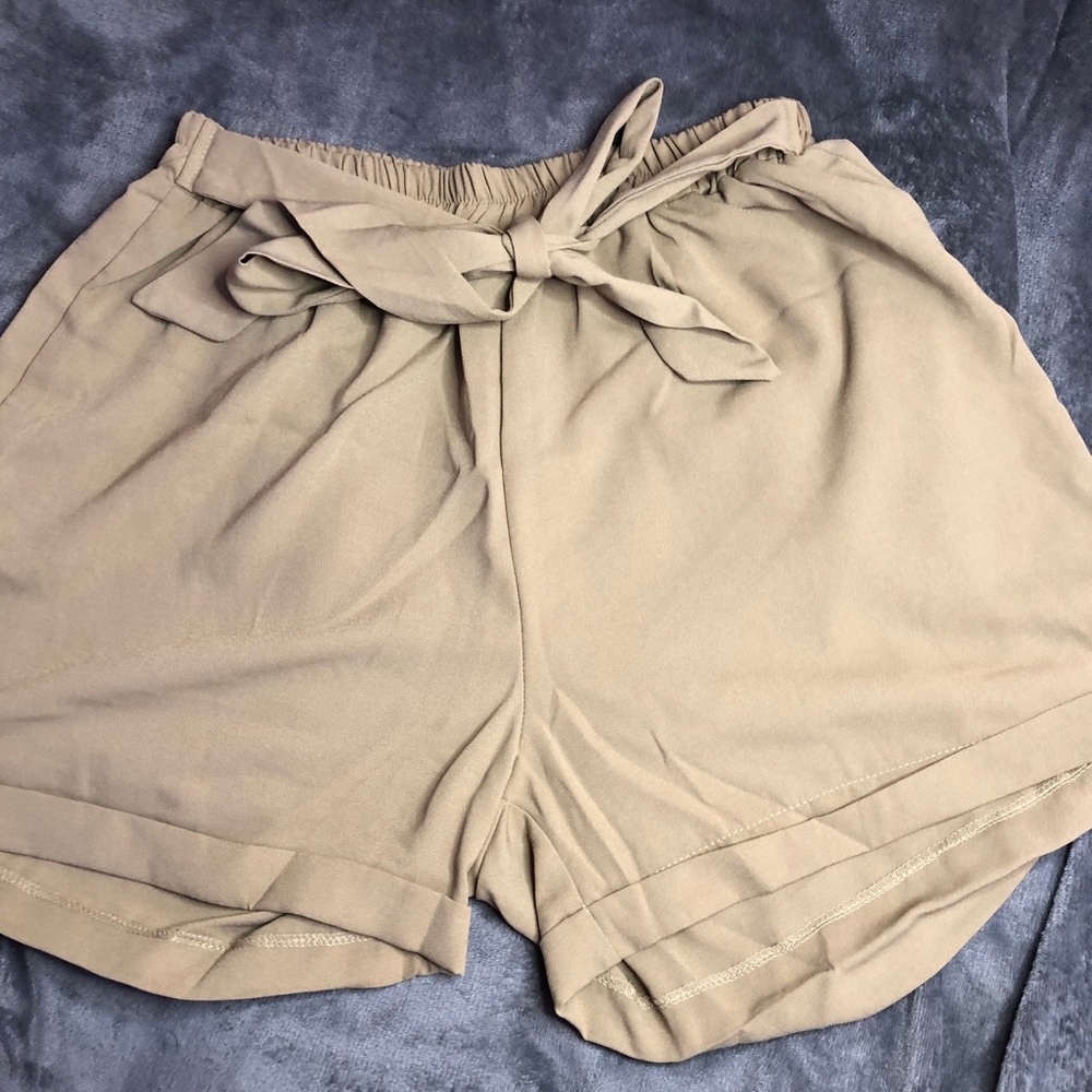 clothes - Picture 4 of 16